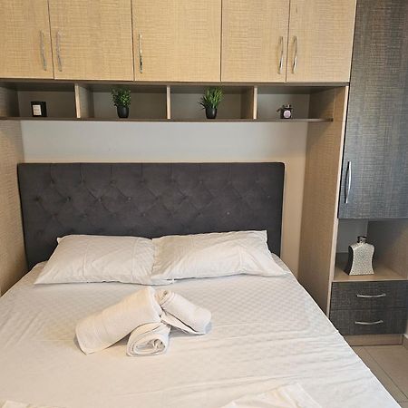 Bral Apartment 5 - Beachfront Durres Ngoại thất bức ảnh