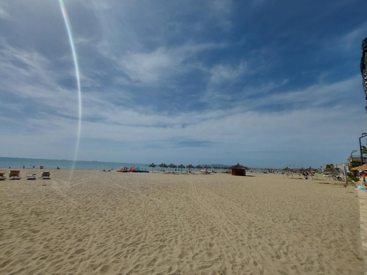 Bral Apartment 5 - Beachfront Durres Ngoại thất bức ảnh