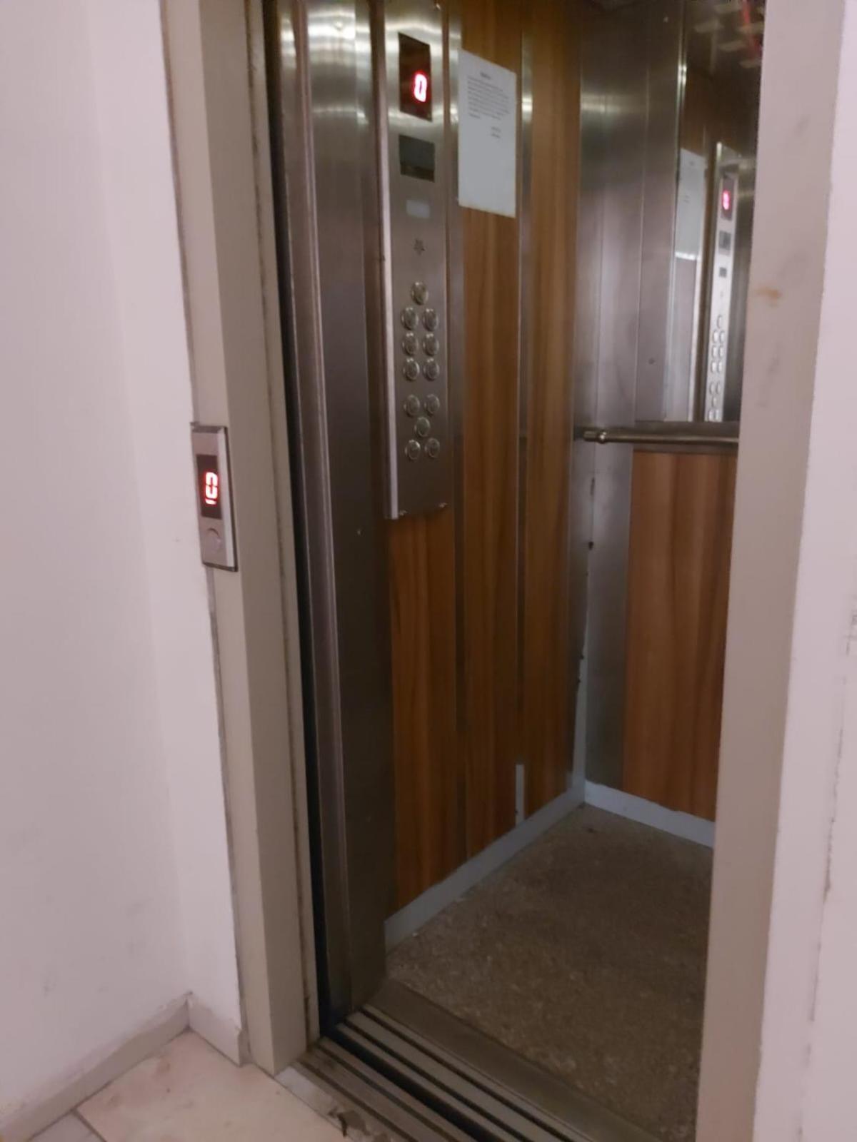 Bral Apartment 5 - Beachfront Durres Ngoại thất bức ảnh