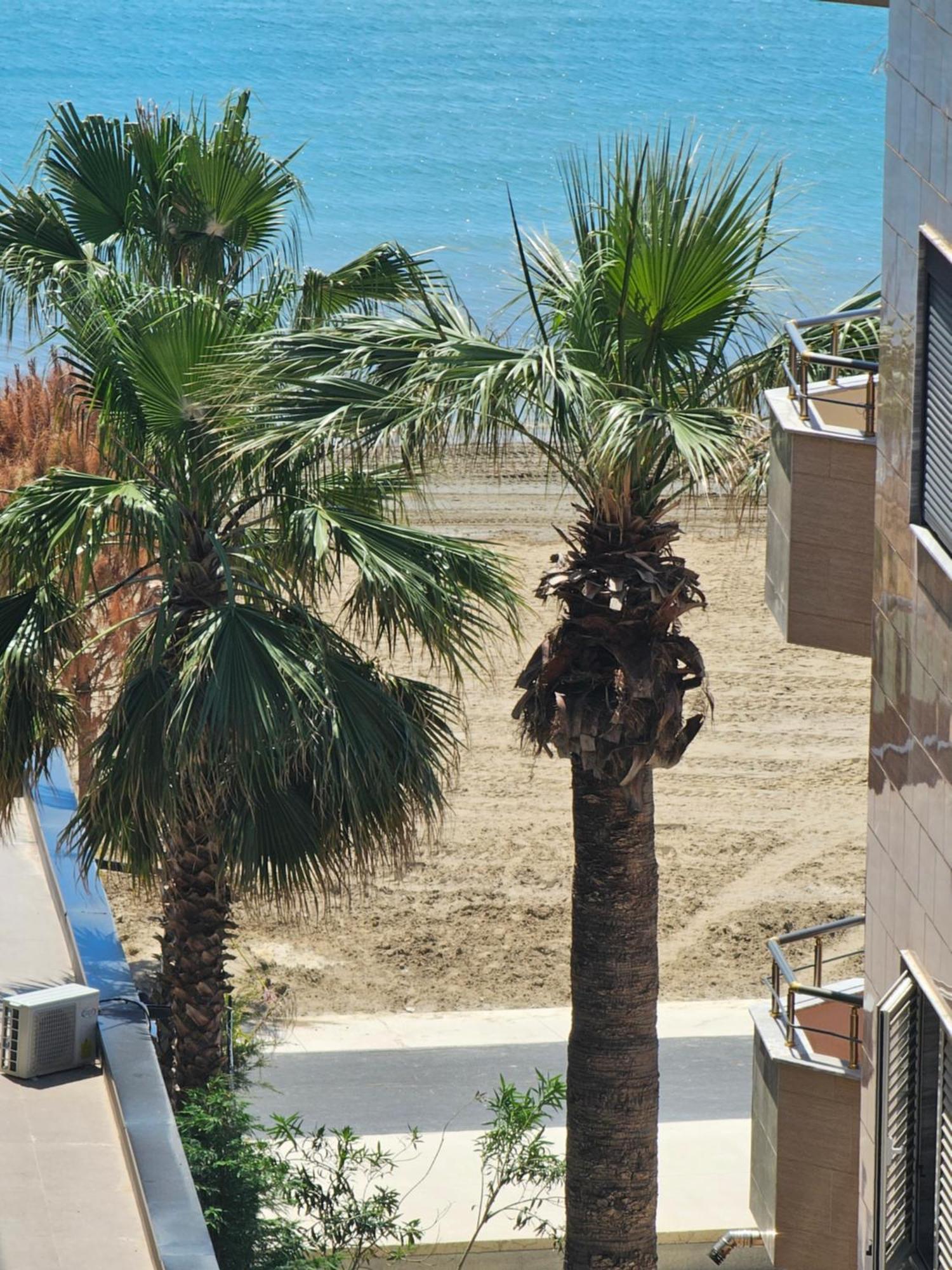 Bral Apartment 5 - Beachfront Durres Ngoại thất bức ảnh